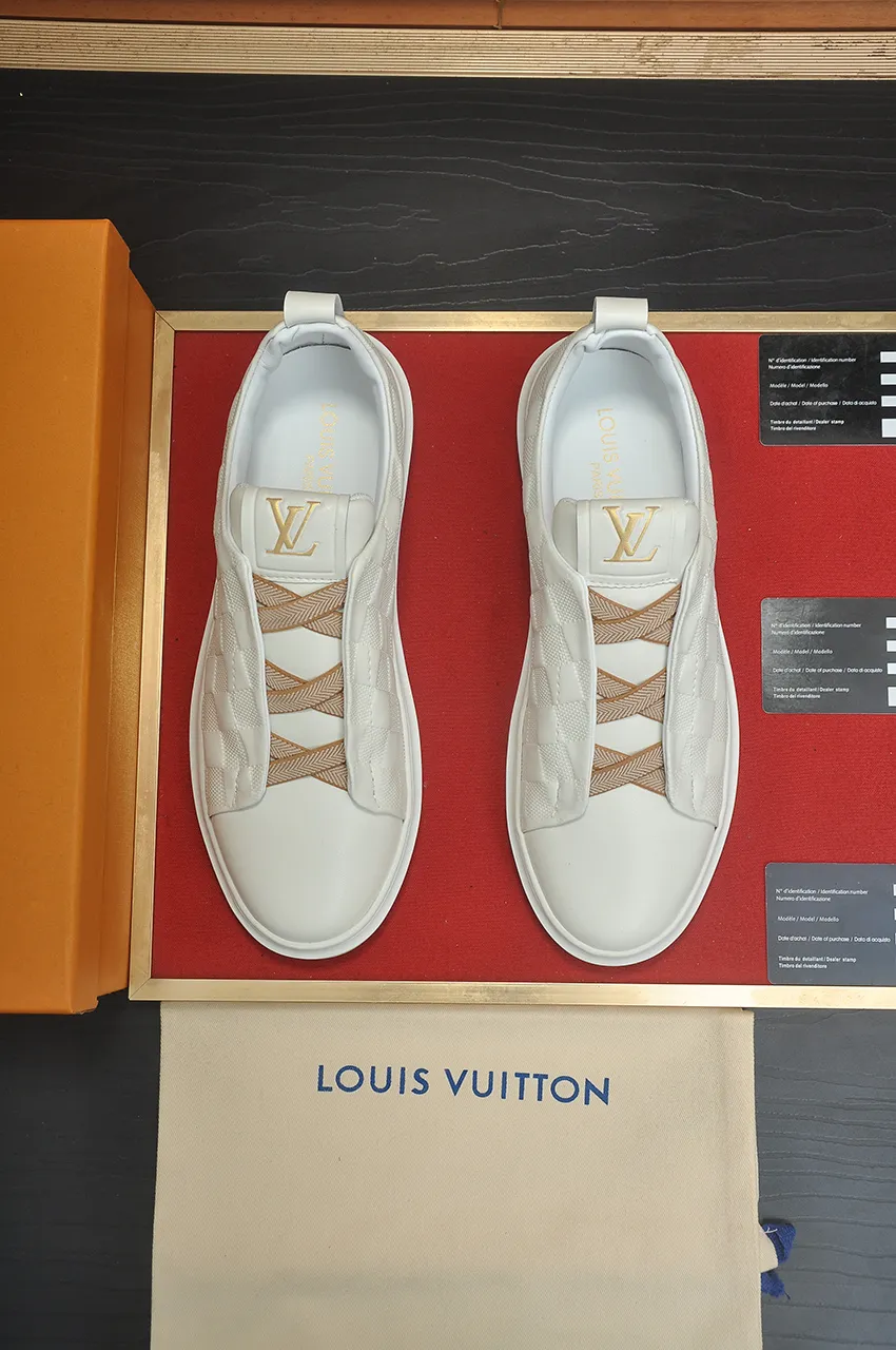 Men's shoes💰460💶【LOUIS VUITTON】Same model from LV.Louis Vuitton official website [satisfied] original single hot model LV original factory cowhide material👑1:1 original plate sheepskin lining, body accessories one to one mold opening💪 counter quality 🙏 Dear friends, if you still worry about wearing matching shoes💋, then these shoes are your best choice🎁🎁! 38-45 (45 is custom-made and cannot be returned or exchanged)